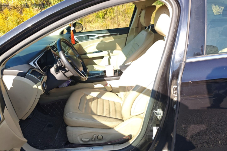 福特 蒙迪欧 2013款 2.0L GTDi200豪华型局部细节19