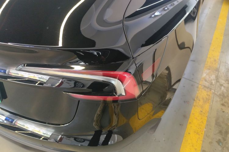 特斯拉 Model 3 2023款 后轮驱动版车身外观6006