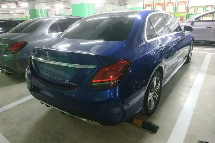 奔驰C级 2021款 C 260 L 运动版车身外观7