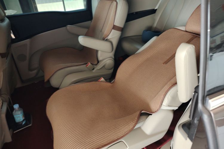 别克GL8 2017款 25S 豪华型 国V中控内饰7004