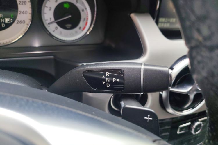 奔驰GLK级 2015款 GLK 260 4MATIC 动感型 极致版中控内饰18