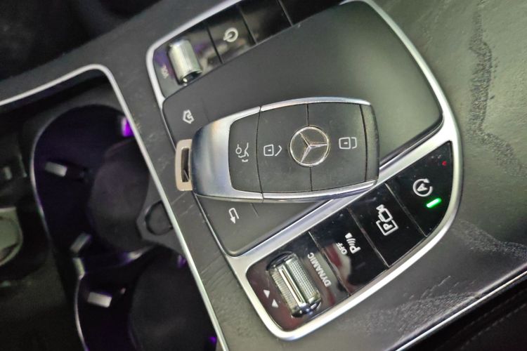 奔驰C级 2021款 C 200 L 时尚型运动版中控内饰11