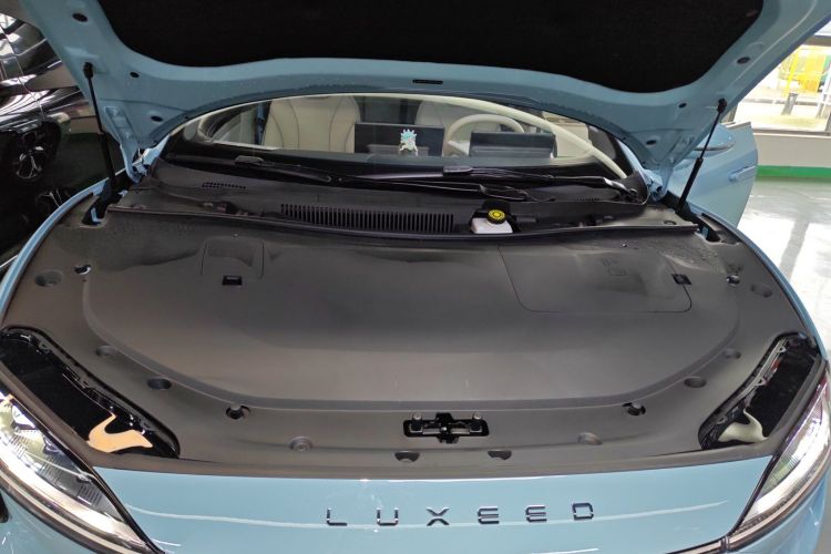 鸿蒙智行 智界S7 2025款 855km Max机舱底盘24