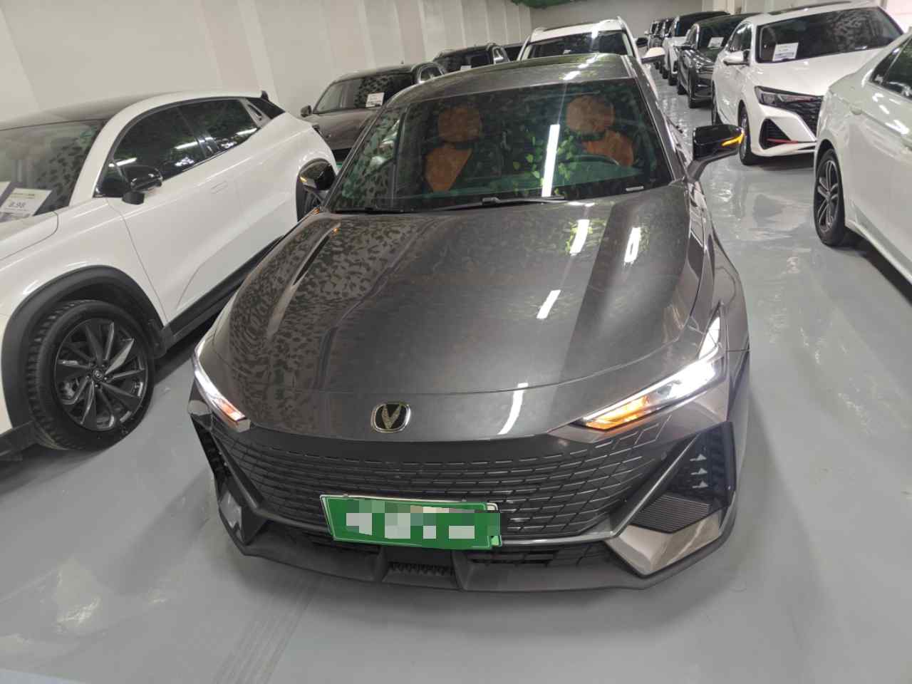 长安UNI-V 智电iDD 2023款  智电iDD 1.5T 113km智趣型（飞快版）(1)