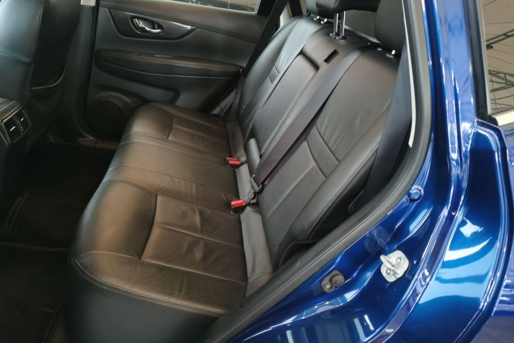 日产 奇骏 2017款 2.0L CVT舒适版 2WD中控内饰21