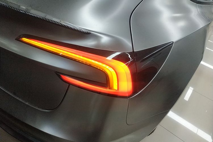 特斯拉 Model 3 2023款 后轮驱动版车身外观6001