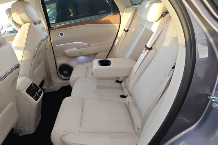 岚图汽车 岚图FREE 2025款 FREE+ 后驱乾崑版中控内饰21