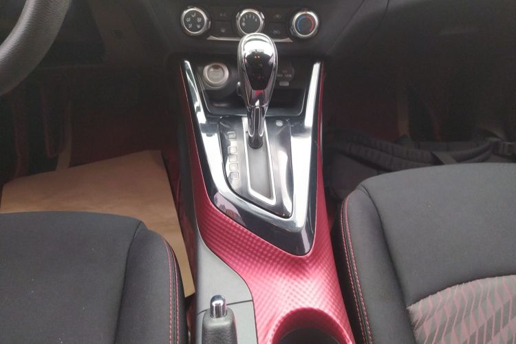 日产 蓝鸟 2016款 1.6L CVT智酷版中控内饰18