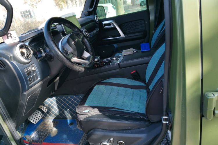 北京BJ40 2021款 2.0D 自动四驱刀锋英雄版侠客型中控内饰19