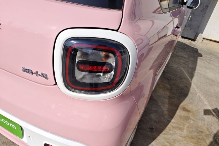 奔腾小马 2026款 222km 炫彩马车身外观6006