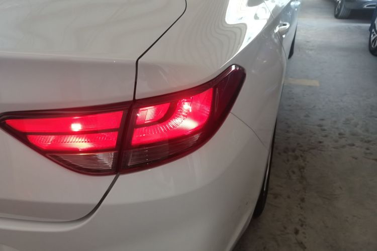 现代 悦动 2020款 1.6L 自动GL悦目版车身外观9