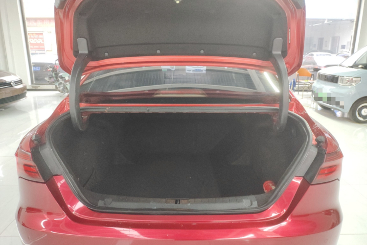 吉利汽车 缤瑞 2019款 200T DCT缤耀版机舱底盘23