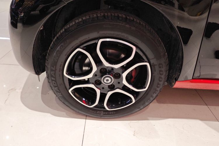 smart forfour 2016款 1.0L 52千瓦激情版车身外观6007