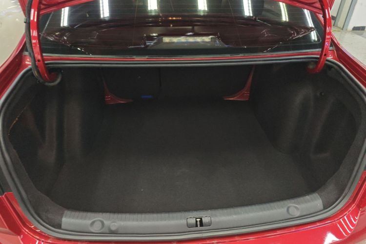 大众 朗逸 2015款 1.6L 自动舒适版机舱底盘23