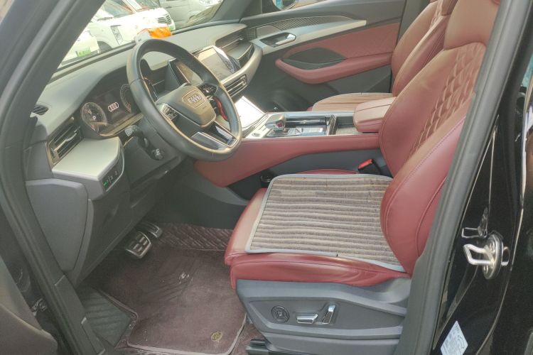 奥迪Q6 2023款 45 TFSI quattro 齐云型 飞骑套装局部细节19