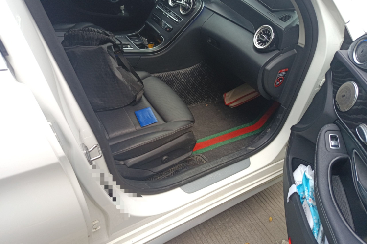 奔驰C级 2019款 C 180 L 时尚型运动版局部细节9005