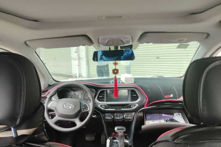 广汽传祺 传祺GS4 2015款 200T G-DCT精英版中控内饰22