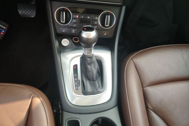 奥迪Q3 2017款 30 TFSI 风尚型中控内饰18