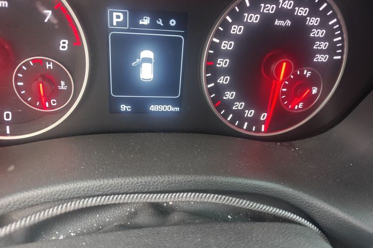 北京现代ix25 2016款 1.6T 双离合两驱智能型GLS中控内饰15