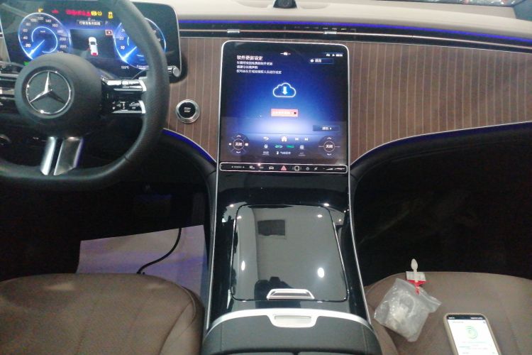 奔驰EQE SUV 2023款 350 4MATIC 先锋版中控内饰16