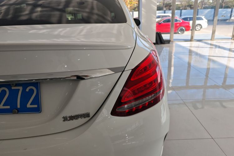 奔驰C级 2017款 C 200 运动版车身外观9