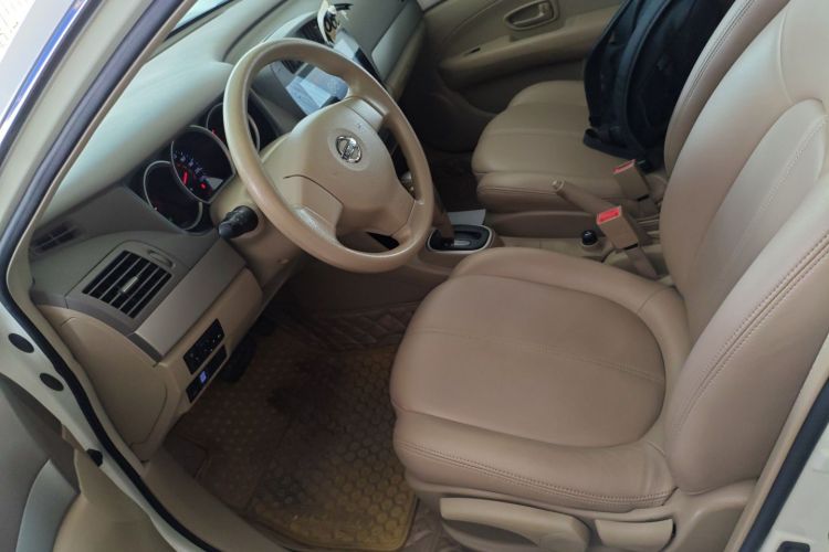 日产 轩逸 2012款 经典 1.6XE 自动舒适版中控内饰19