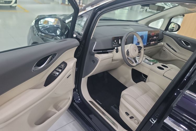 岚图汽车 岚图梦想家 2025款 PHEV 四驱卓越鲲鹏版中控内饰20