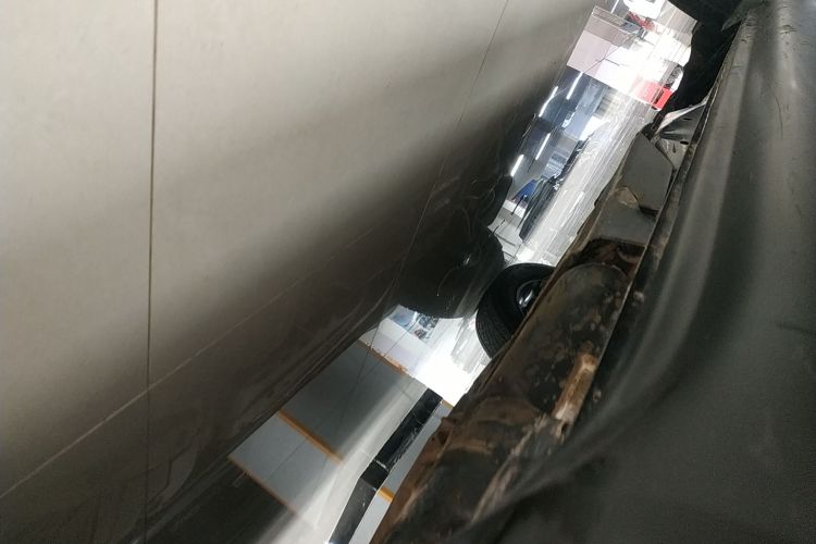 Jeep 大切诺基(进口) 2015款 3.0L 舒享导航版机舱底盘30