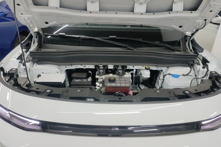 零跑汽车 零跑B10 2025款 510悦享版机舱底盘24