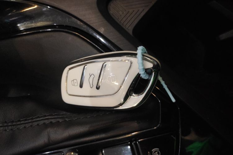 荣威i5 2021款 改款 1.5L CVT钻石版中控内饰11