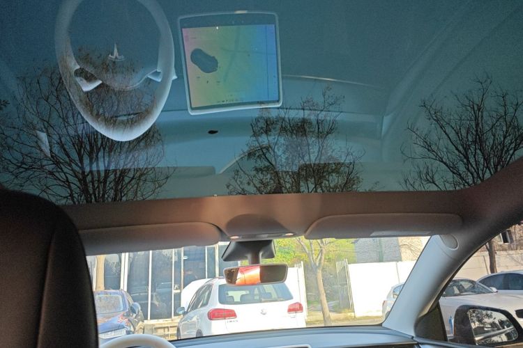 特斯拉 Model Y 2021款 标准续航后驱版中控内饰22