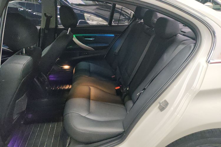 宝马3系 2014款 320Li 时尚型中控内饰21