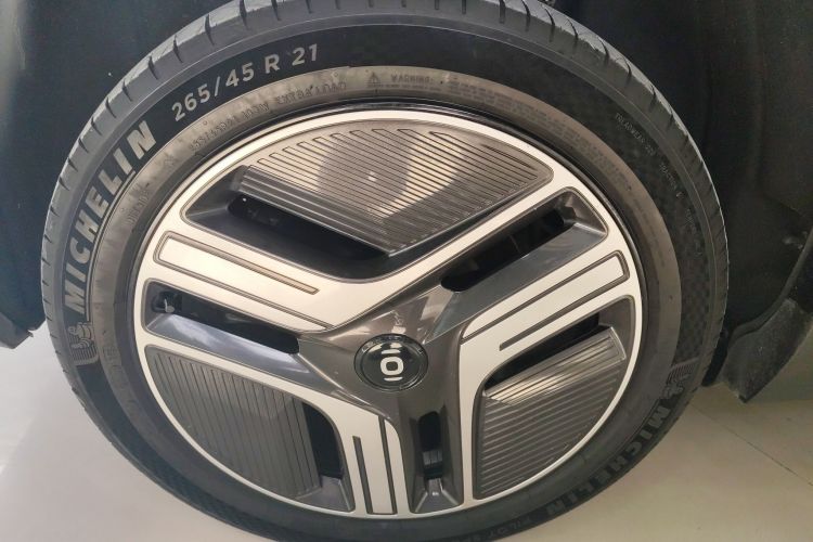 长安启源E07 2025款 纯电 四驱 90kWh Ultra高性能版车身外观6008