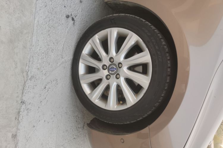 沃尔沃V40 2014款 2.0T 智雅版车身外观10