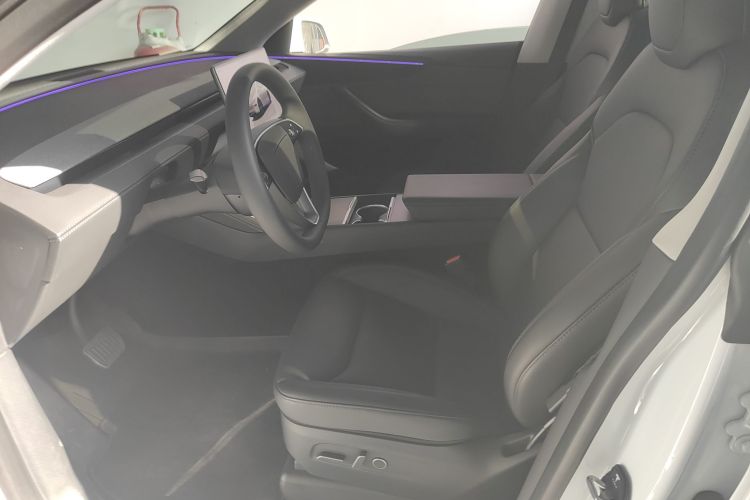 特斯拉 Model Y 2025款 后轮驱动版局部细节19