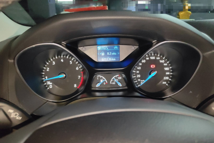 福特 福克斯 2017款 三厢 EcoBoost 125 自动超能风尚型智行版中控内饰14