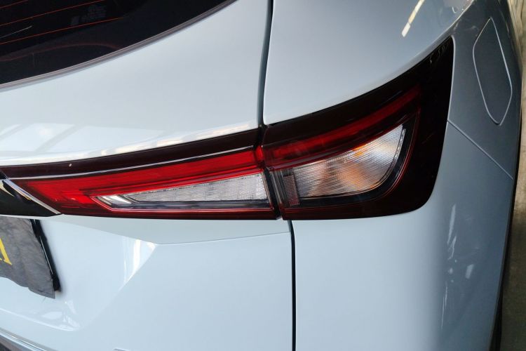 五菱汽车 五菱星辰 2022款 2.0L DHT电速款车身外观9