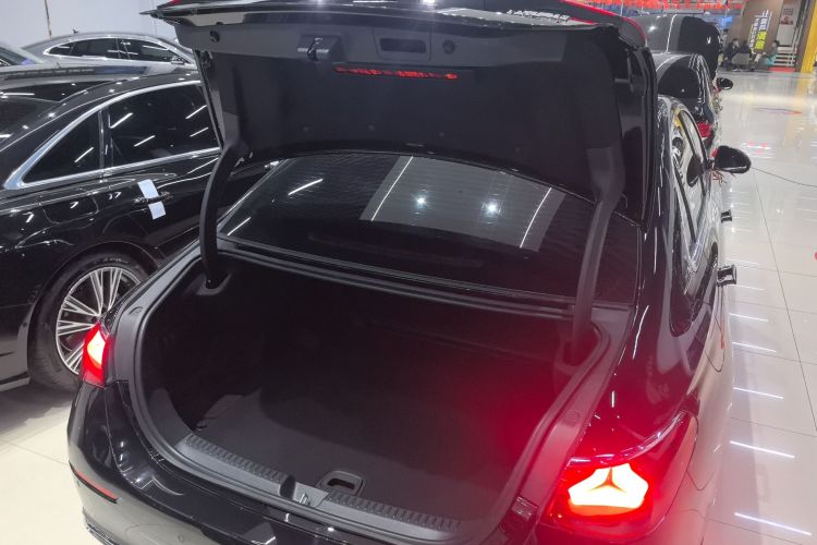 奔驰E级 2025款 E 260 L机舱底盘23
