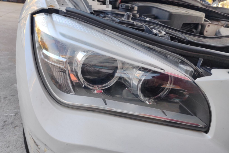 宝马X1 2015款 sDrive18i 时尚晋级版车身外观8