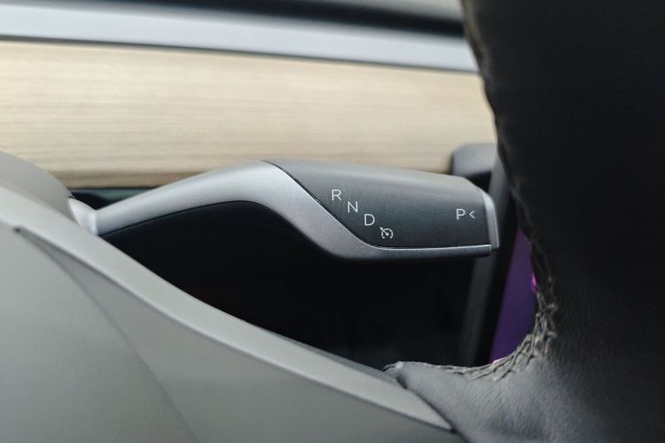 特斯拉 Model Y 2021款 标准续航后驱版中控内饰18