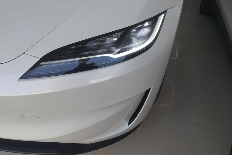 特斯拉 Model 3 2024款 高性能全轮驱动版局部细节36