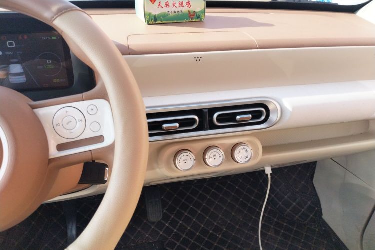 五菱汽车 宏光MINIEV 2024款 第三代 215km 青春版中控内饰16