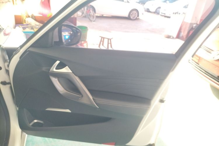 DS 5 2015款 1.6T 雅致版THP160中控内饰7005