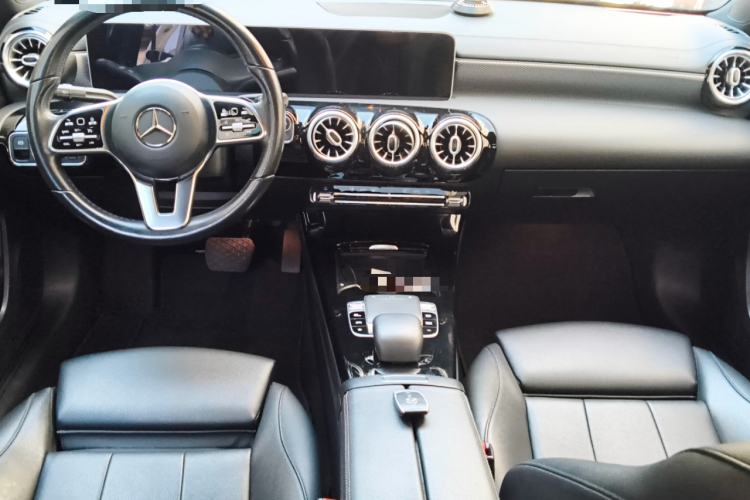 奔驰A级 2020款 A 200 L中控内饰7002