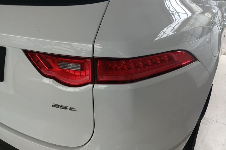 捷豹F-PACE 2016款 2.0T 两驱R-Sport运动版车身外观6006