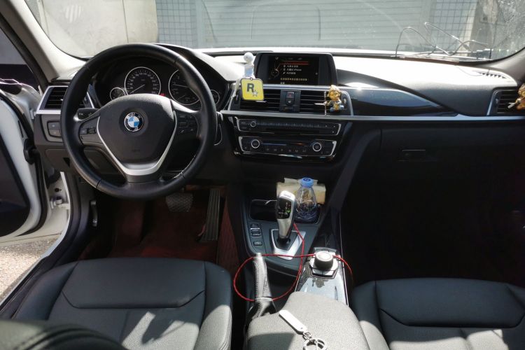 宝马3系 2016款 316i 时尚型中控内饰7002