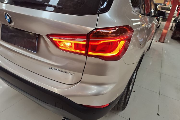 宝马X1 2019款 sDrive20Li 领先型车身外观6006