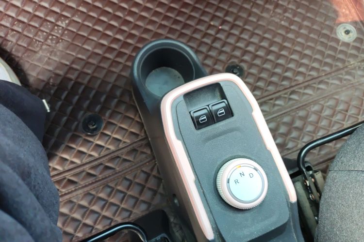 奇瑞 QQ冰淇淋 2022款 120km 甜筒 磷酸铁锂中控内饰18