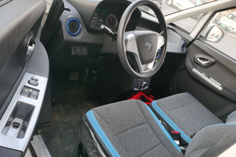 福田 智蓝精灵E7 2024款 改款 纯电动厢式运输车 平顶2座 亿纬锂能41.86kWh中控内饰20