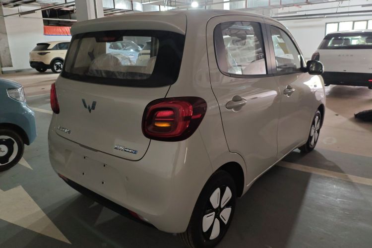 五菱汽车 宏光MINIEV 2025款 四门版 进阶款车身外观7